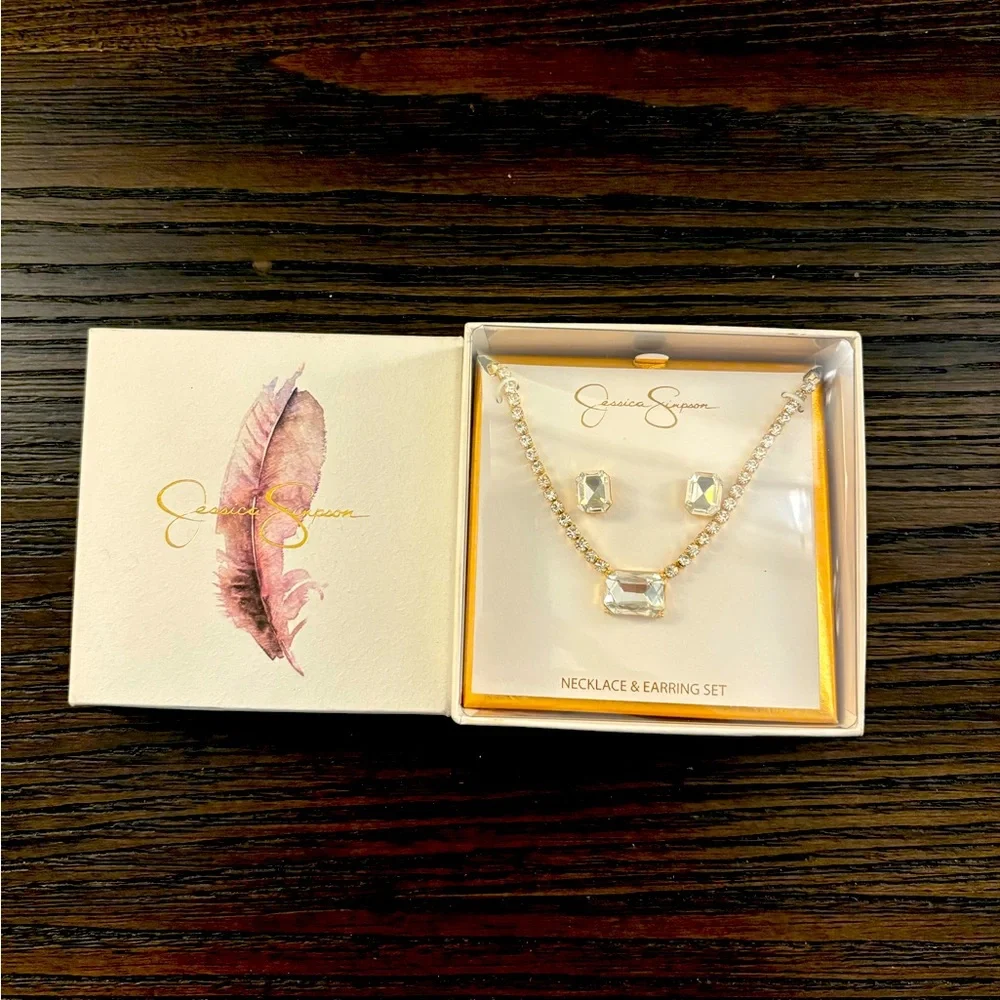 NEW Jessica Simpson Necklace and Earring Set